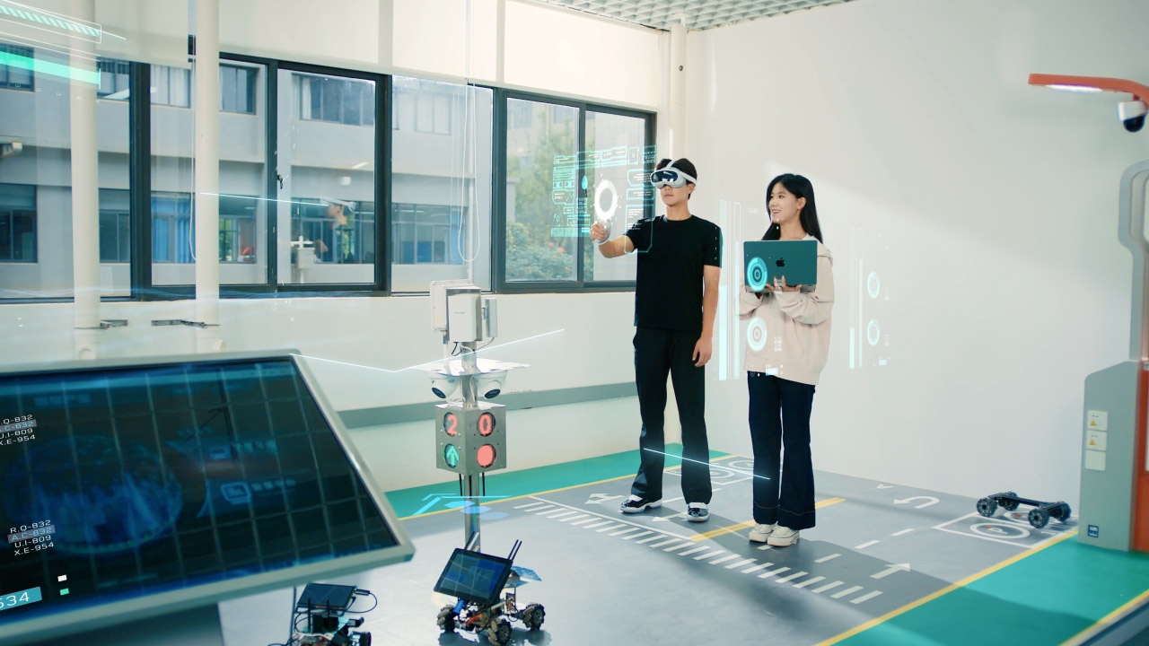 全省唯一!云南工商学院入选工信部全国首批AI实训云平台应用院校