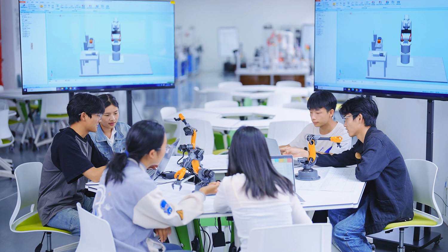 全省唯一!云南工商学院入选工信部全国首批AI实训云平台应用院校